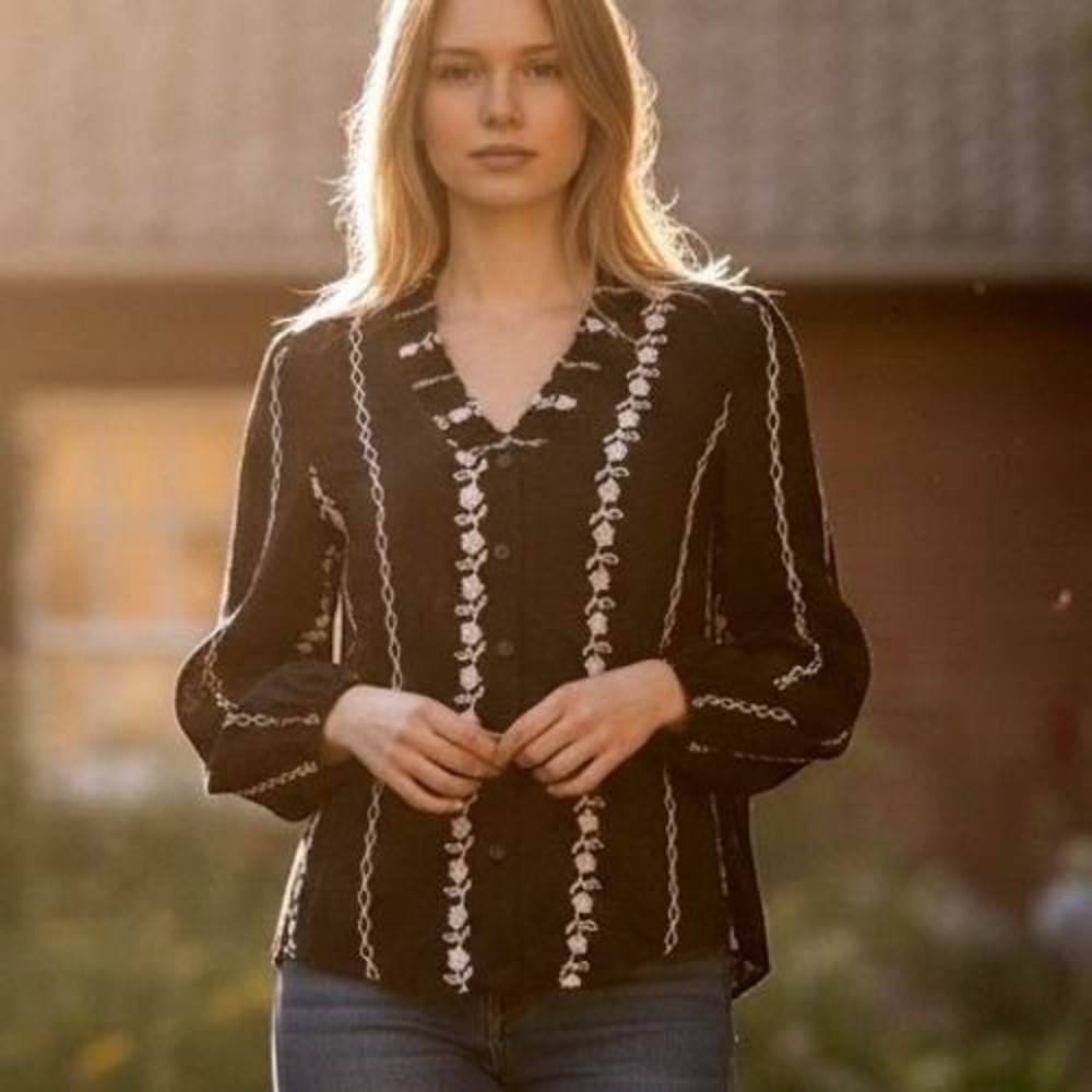 Taelynn Black‎ Cream Embroidered Floral V-Neck Button-Front Blouse Women Small